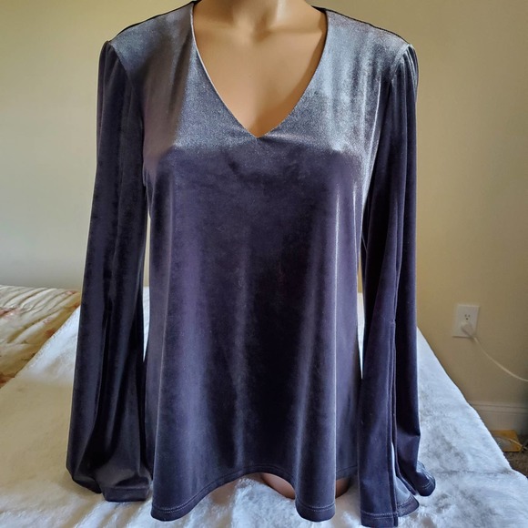 Lola and Sophie New York Black Velvet Long Split Sleeve Top - Picture 1 of 4